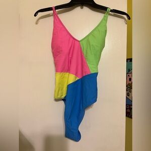 Color block one piece bathing suit